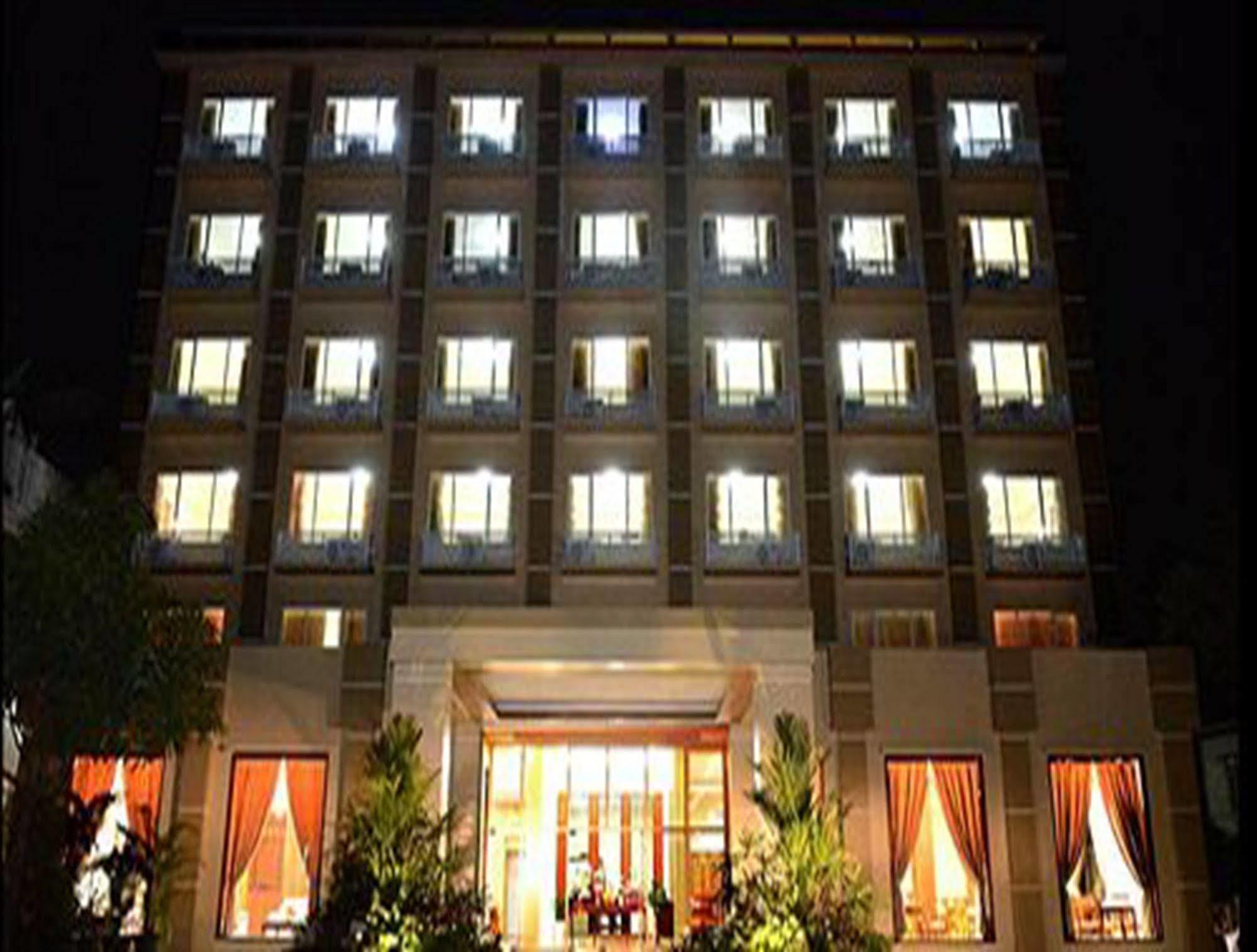 Reno Hotel Rangoon Eksteriør billede